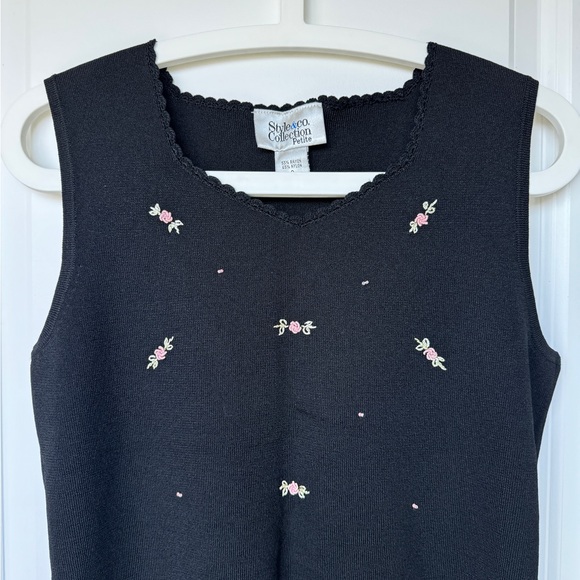 NEW Embroidered Mini Roses Top - Picture 2 of 5
